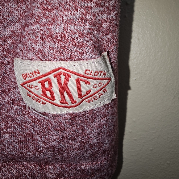 BKC Brooklyn Cloth Men's T-Shirt Red V-Neck Short Sleeve Pocket Size L - Picture 4 of 10